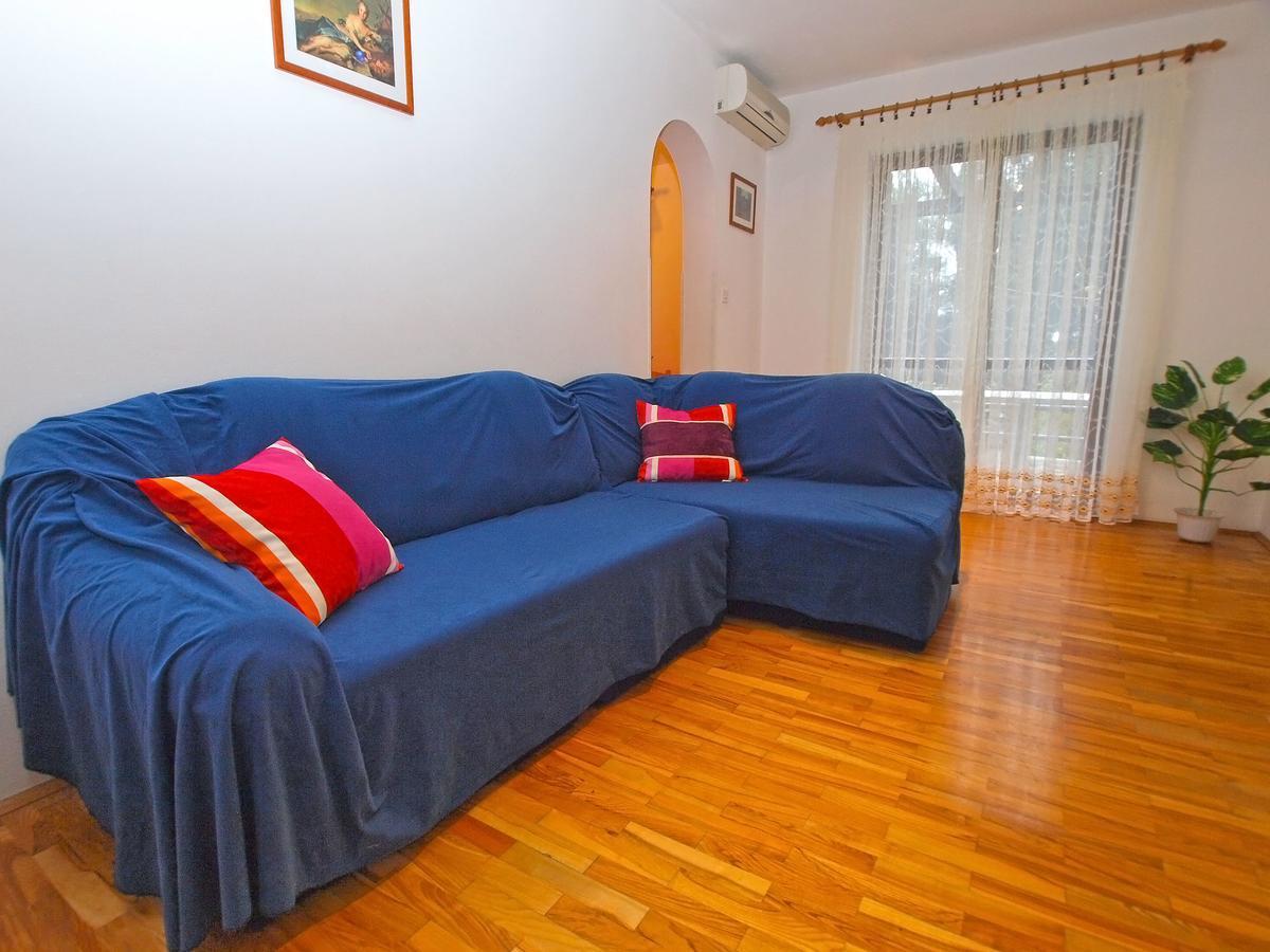 באניולה Apartments Dvorine 1210 מראה חיצוני תמונה
