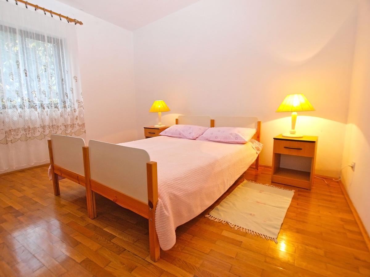 באניולה Apartments Dvorine 1210 מראה חיצוני תמונה