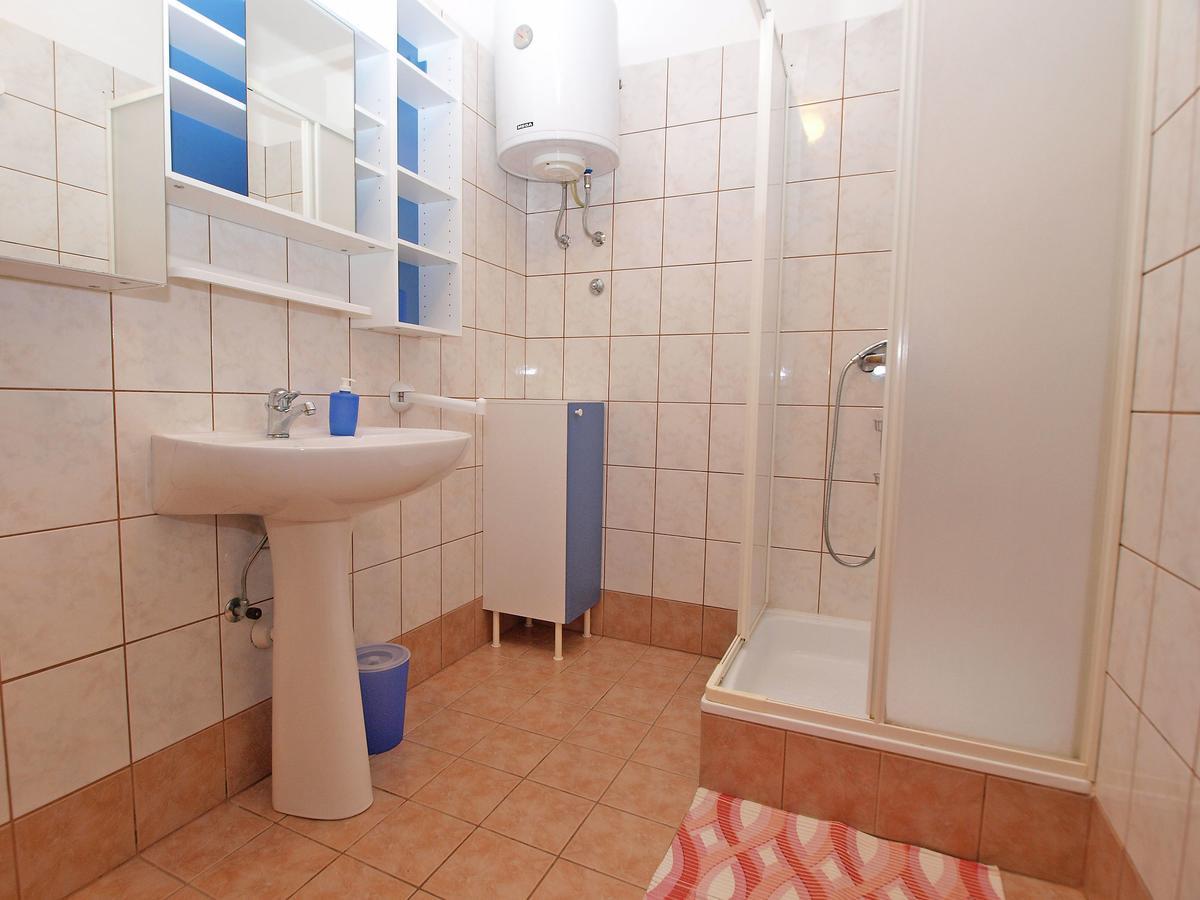 באניולה Apartments Dvorine 1210 מראה חיצוני תמונה