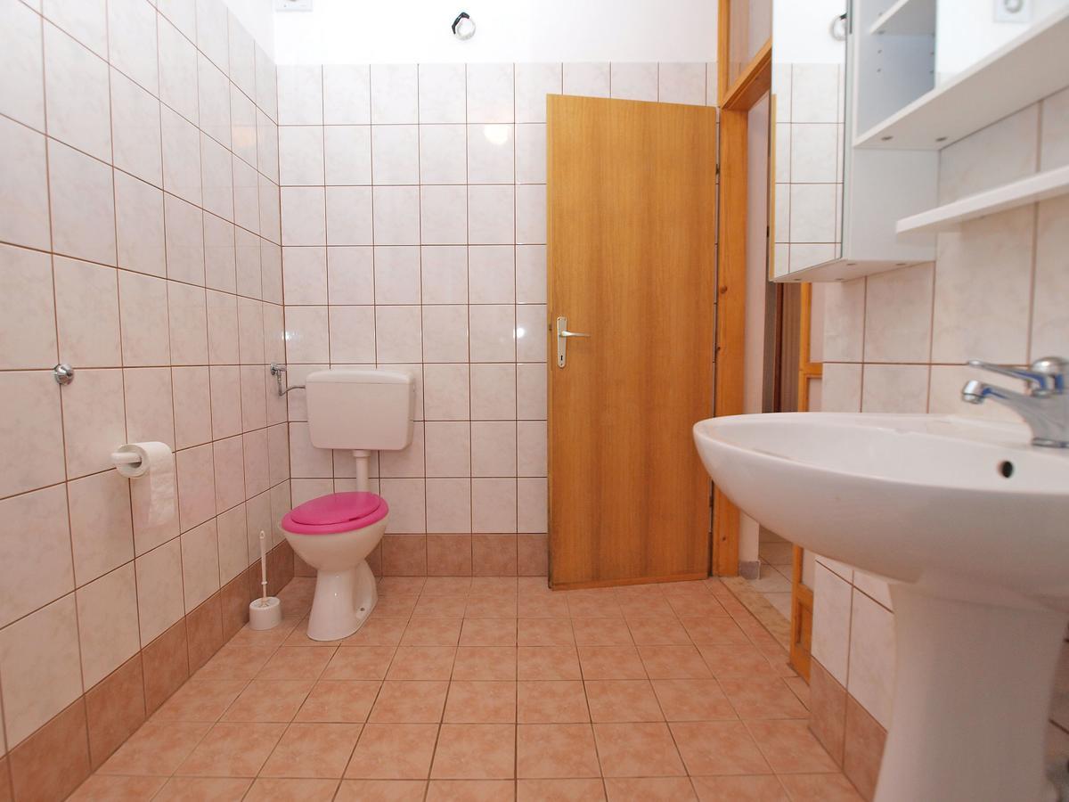 באניולה Apartments Dvorine 1210 מראה חיצוני תמונה