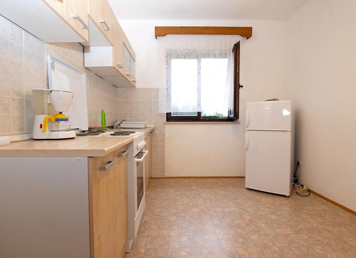 באניולה Apartments Dvorine 1210 מראה חיצוני תמונה