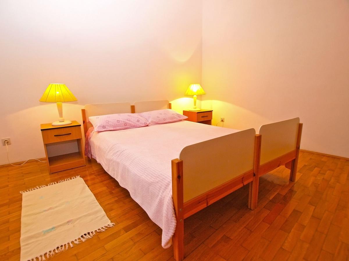 באניולה Apartments Dvorine 1210 מראה חיצוני תמונה