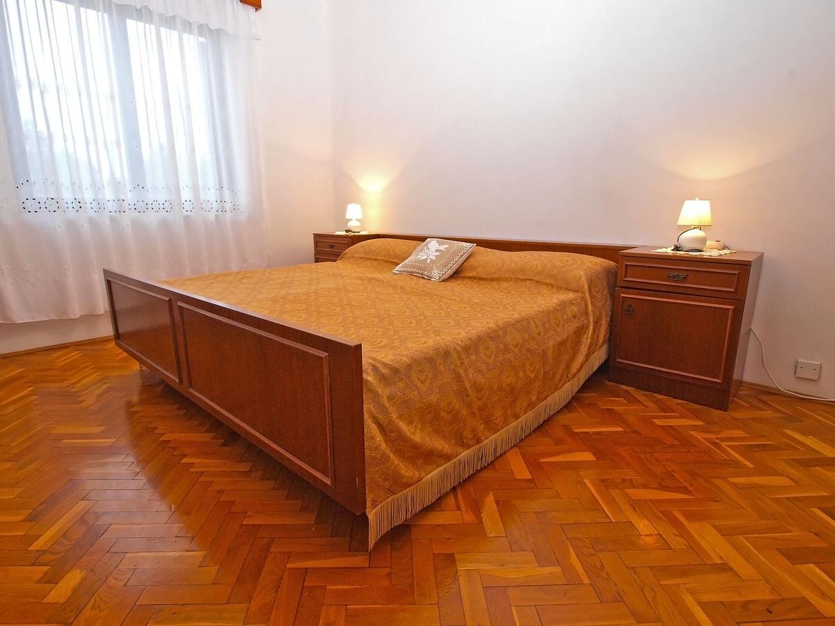 באניולה Apartments Dvorine 1210 מראה חיצוני תמונה