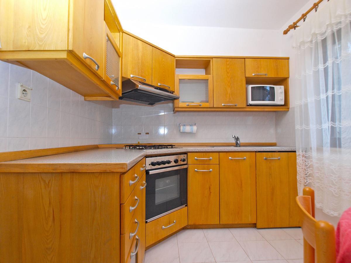 באניולה Apartments Dvorine 1210 מראה חיצוני תמונה